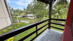 Family Bungalow, 2 Bedrooms, Garden View | Lanai