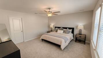 Luxury House, Park View | Free WiFi, bed sheets