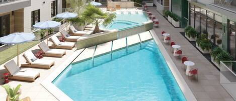 Outdoor pool, pool loungers