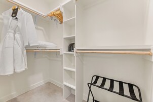2 Bedroom Superior Suite w/ Balcony | Desk, laptop workspace, free WiFi