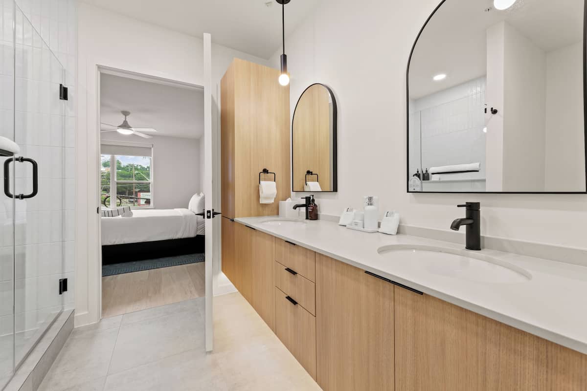 2 Bedroom Suite w/ Balcony | Desk, laptop workspace, free WiFi