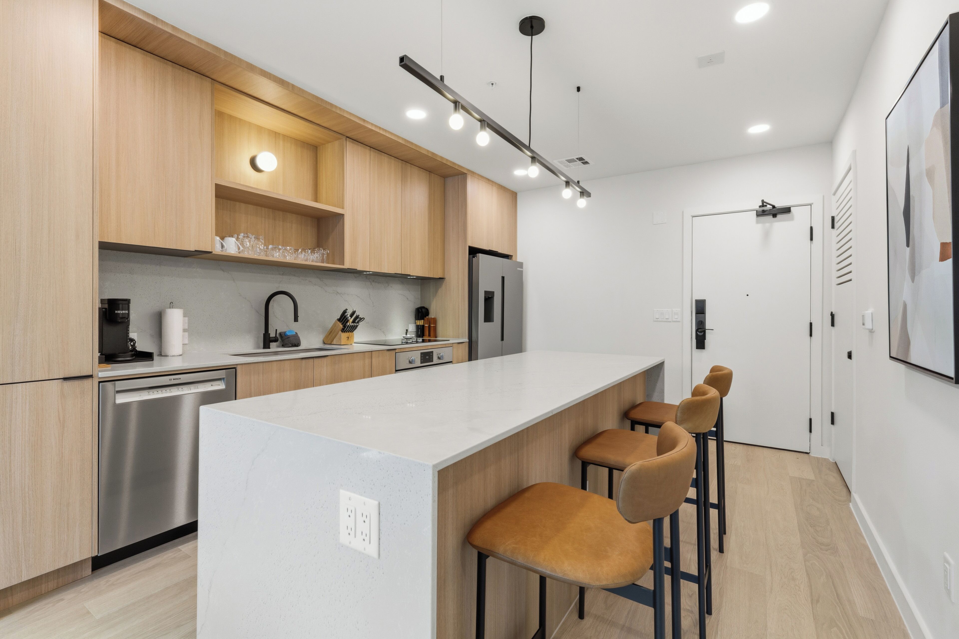 1 Bedroom Superior Suite w/ Balcony | Private kitchen | Fridge, microwave, oven, stovetop