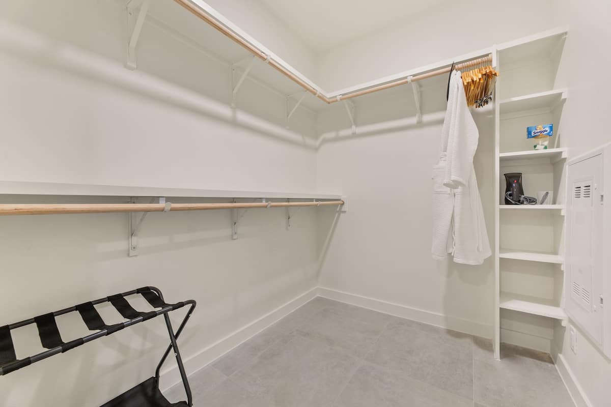 1 Bedroom Suite w/ Balcony | Desk, laptop workspace, free WiFi