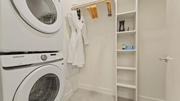1 Bedroom Executive Suite w/ Balcony | Laundry