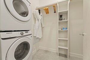 1 Bedroom Executive Suite w/ Balcony | Laundry