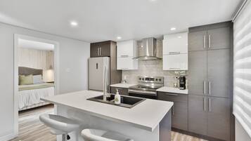 Fridge, microwave, oven, stovetop