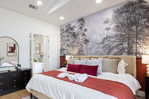 8 soverom, strykejern/-brett, wi-fi (inkludert) og sengetøy