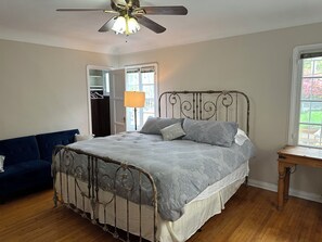 3 soverom, strykejern/-brett, wi-fi og sengetøy