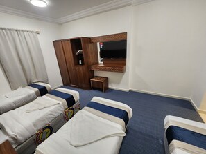 Kolmen hengen huone, kaupunkinäköala | Ilmainen Wi-Fi