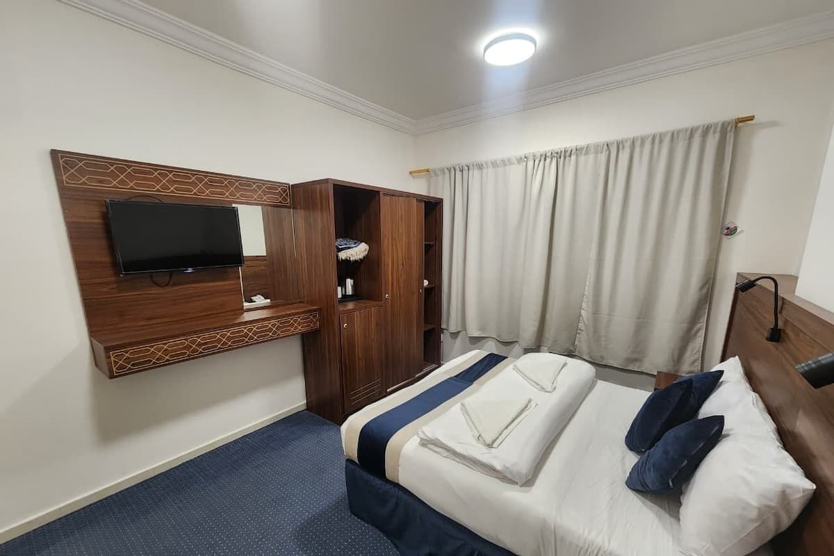 Quarto duplo, vista para a cidade | Wi-Fi de cortesia