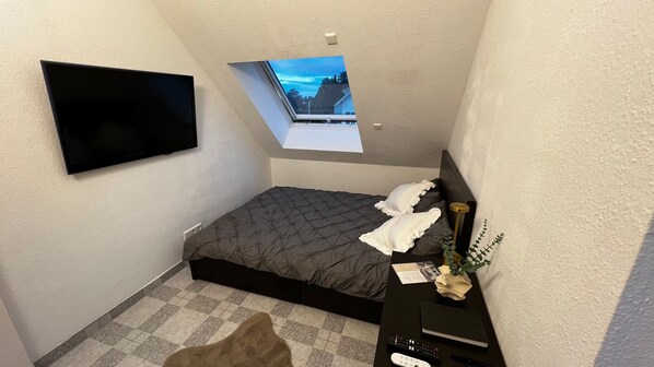 Apartment, 2 Bedrooms, Pets Allowed, City View | Living area | Flat-screen TV - Modern Apartment nähe Ravensburg Zentrum (Ravensburg)