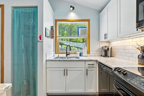 Fridge, oven, coffee/tea maker