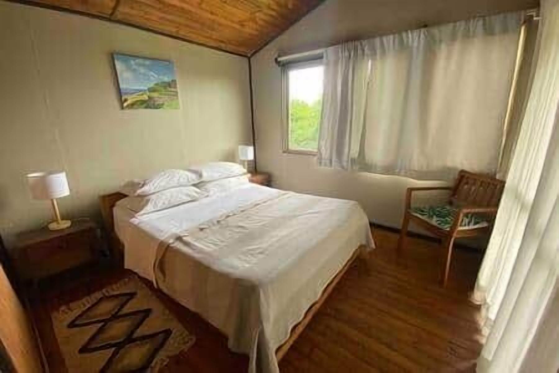 3 bedrooms, WiFi, bed sheets