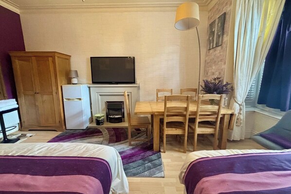 2 chambres, Wi-Fi gratuit, draps fournis