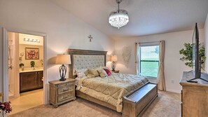 4 bedrooms, iron/ironing board, free WiFi, bed sheets - Enchanting 4-bedroom house with large fence backyard in Poinciana near Lego Land (Poinciana)