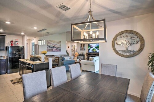 Enchanting 4-bedroom house with large fence backyard in Poinciana near Lego Land