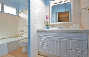 Condo, 1 Bedroom, Garden View | Bathroom