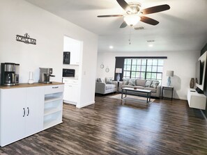 تلفزيون ذكي، ألعاب فيديو، شاشة كمبيوتر