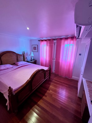 3 soveværelser, pengeskab på værelset, strygejern/strygebræt