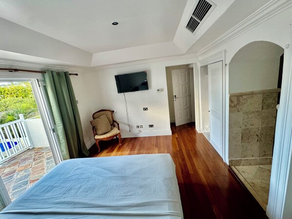3 bedrooms, iron/ironing board, free WiFi