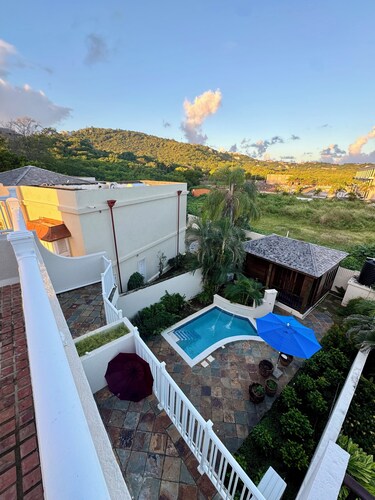 Breathtaking villa with private pool and hot tub, 2 minute walk from the beach.