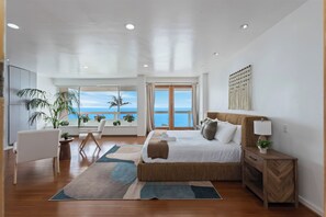 Luxury House, Ocean View | Blackout curtains, iron/ironing board, free WiFi