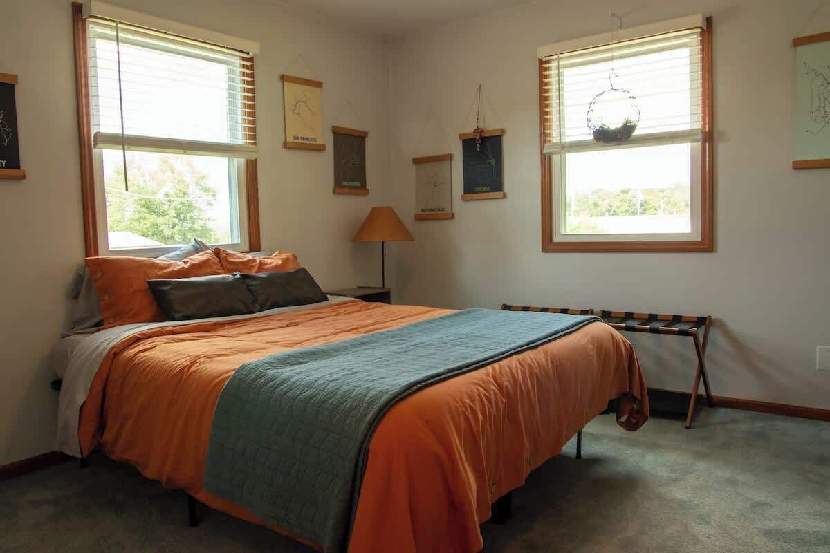 2 slaapkamers, een strijkplank/strijkijzer, wifi, beddengoed