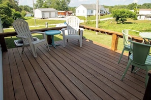 Outdoor dining - Walk to Weddings-Wineries-Trails, Family Friendly Home in Downtown Alto Pass (Alto Pass)