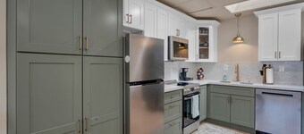 Amazing Studio right on Historic Rte 66 in Williams. Walk to the action~!