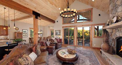 Luxury Mountain Home with Private Hot Tub and Stunning Mountain Views