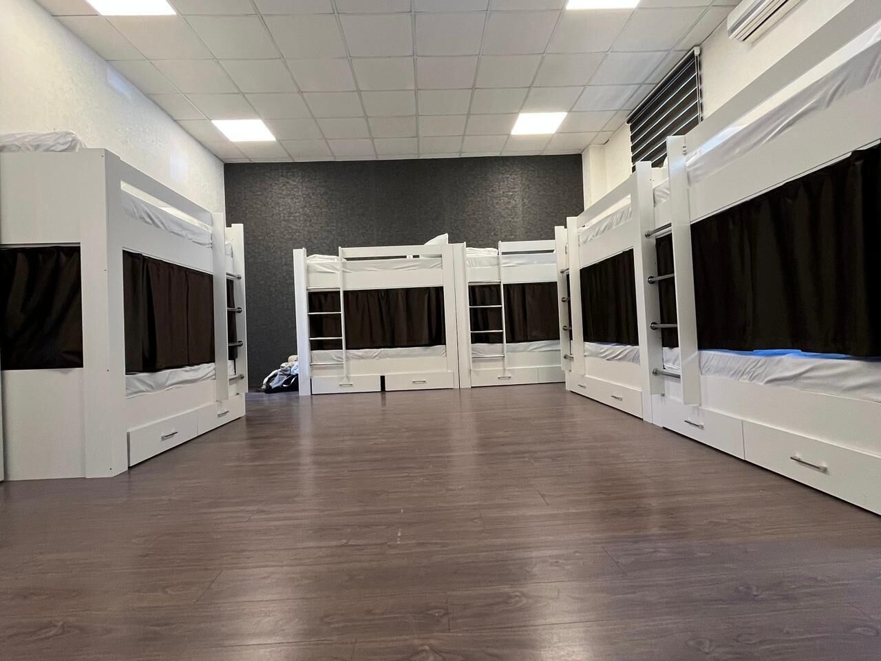 Dormitorio compartido básico | Wifi gratis 