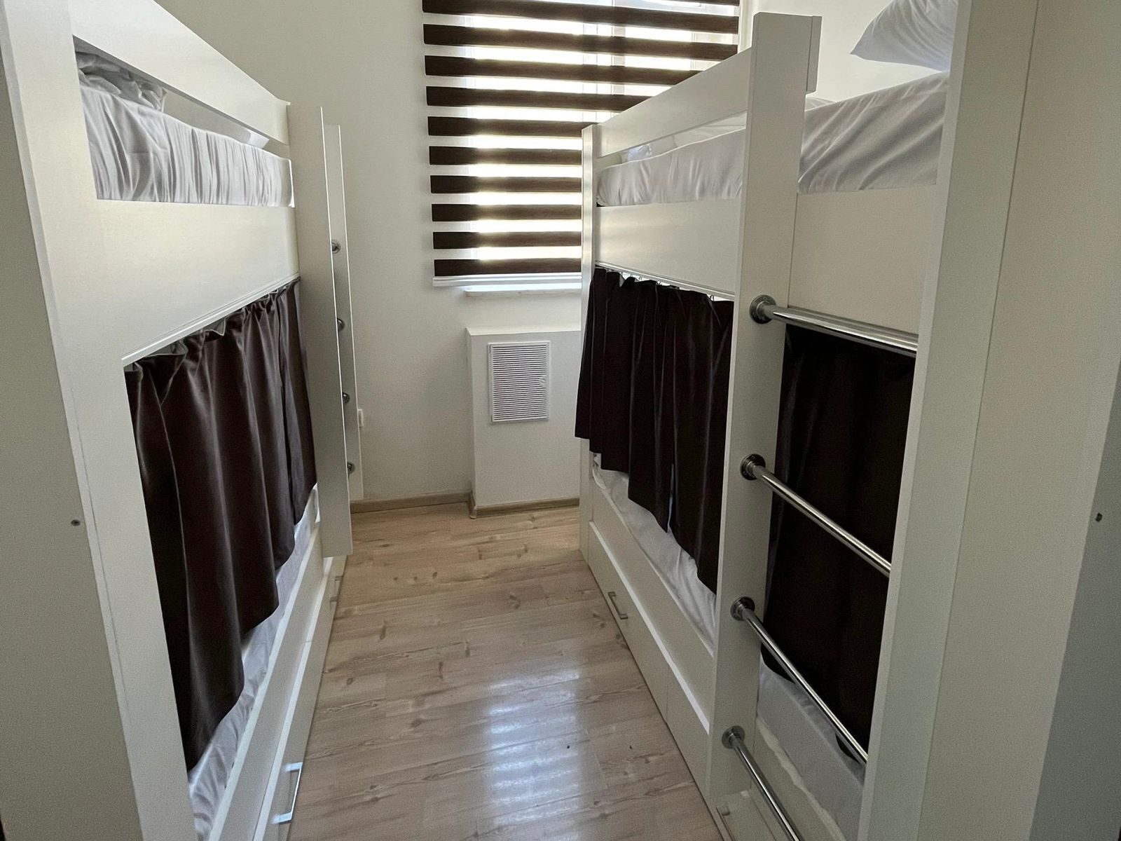 Dormitori compartit bàsic | Wifi gratuïta 