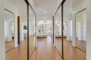 Interior - Large Acreage, Pool, Spa, Indoor and Outdoor Games (Thousand Palms)