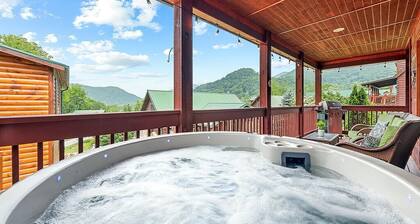 Watch the Elk from the Deck! Hot Tub, High Speed Wifi, Paved Access