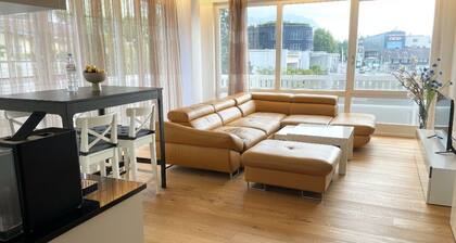 Modern luxury apartment right next to shopping