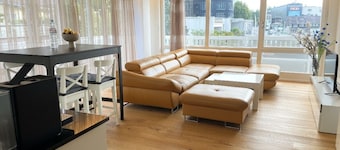 Modern luxury apartment right next to shopping