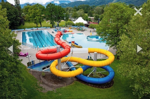 Modernes Luxus Apartment direkt neben Shopping