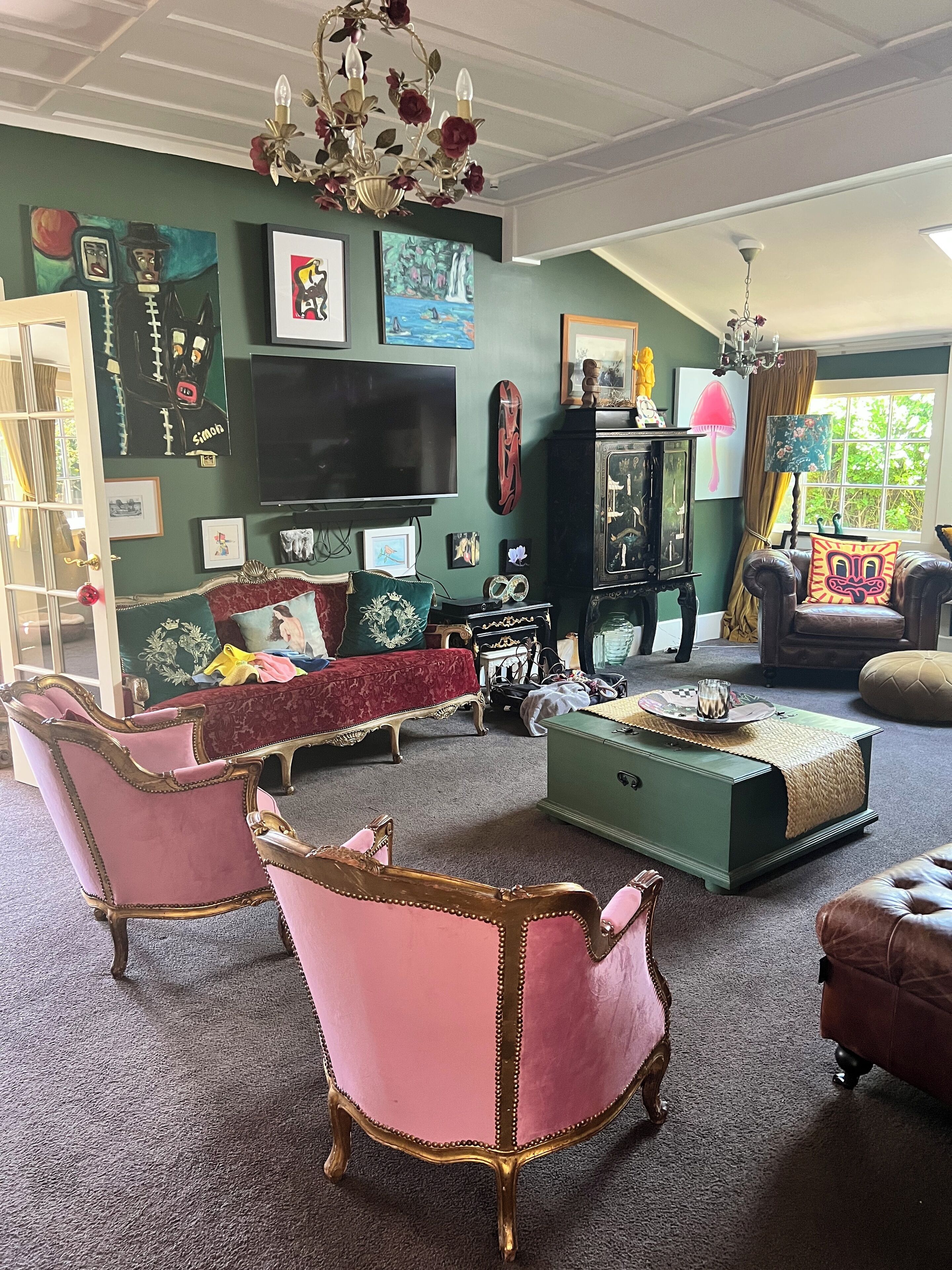 Télévision, cheminée