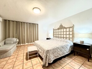 5 bedrooms, desk, iron/ironing board, travel cot