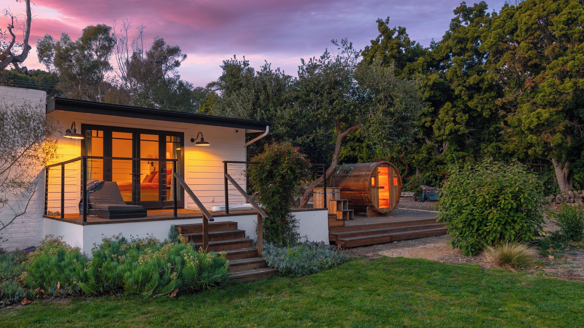 Fassade der Unterkunft – Abend/Nacht