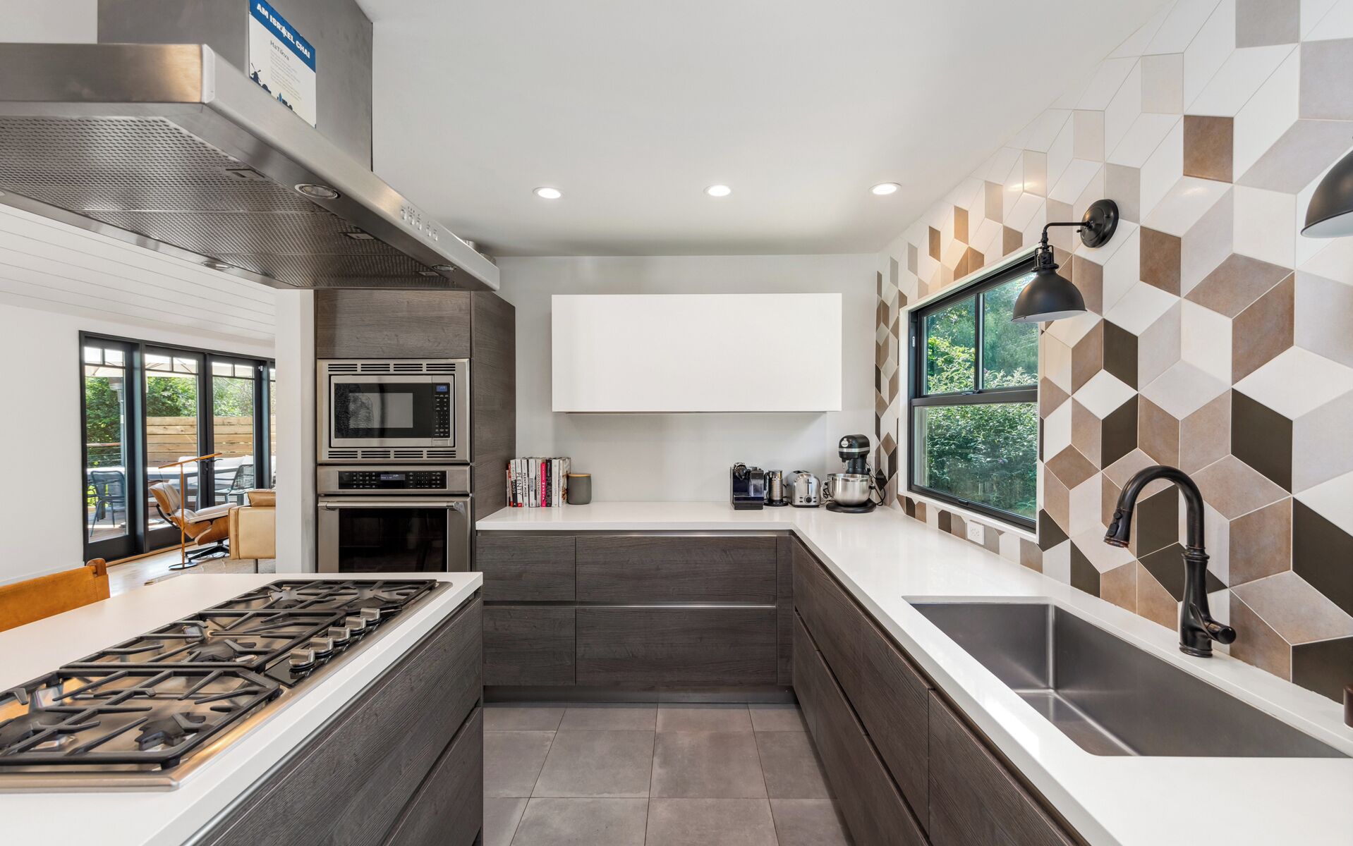 Familiehus, hageutsikt | Eget kjøkken | Kjøleskap, mikrobølgeovn, ovn og kokeplater