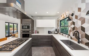 Family House, Garden View | Private kitchen | Full-sized fridge, microwave, oven, stovetop