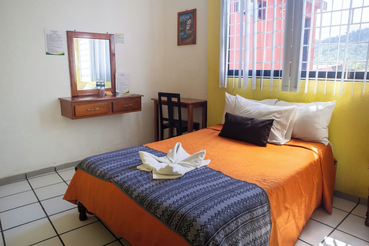 Standard Double or Twin Room, City View | Meja, langsir/tirai gelap terus, seterika/papan seterika, Wi-fi percuma