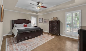 5 bedrooms, iron/ironing board, free WiFi, bed sheets