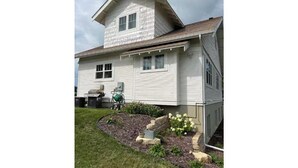 Unclassified image, 2 of 31, button - Restyle Farm house (Baldwin)