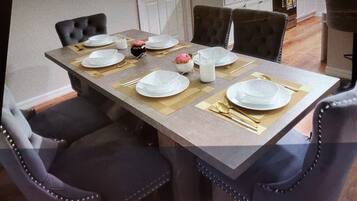 تناول الطعام