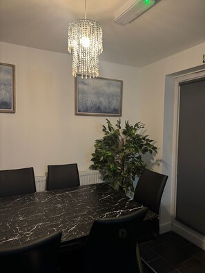 تناول الطعام