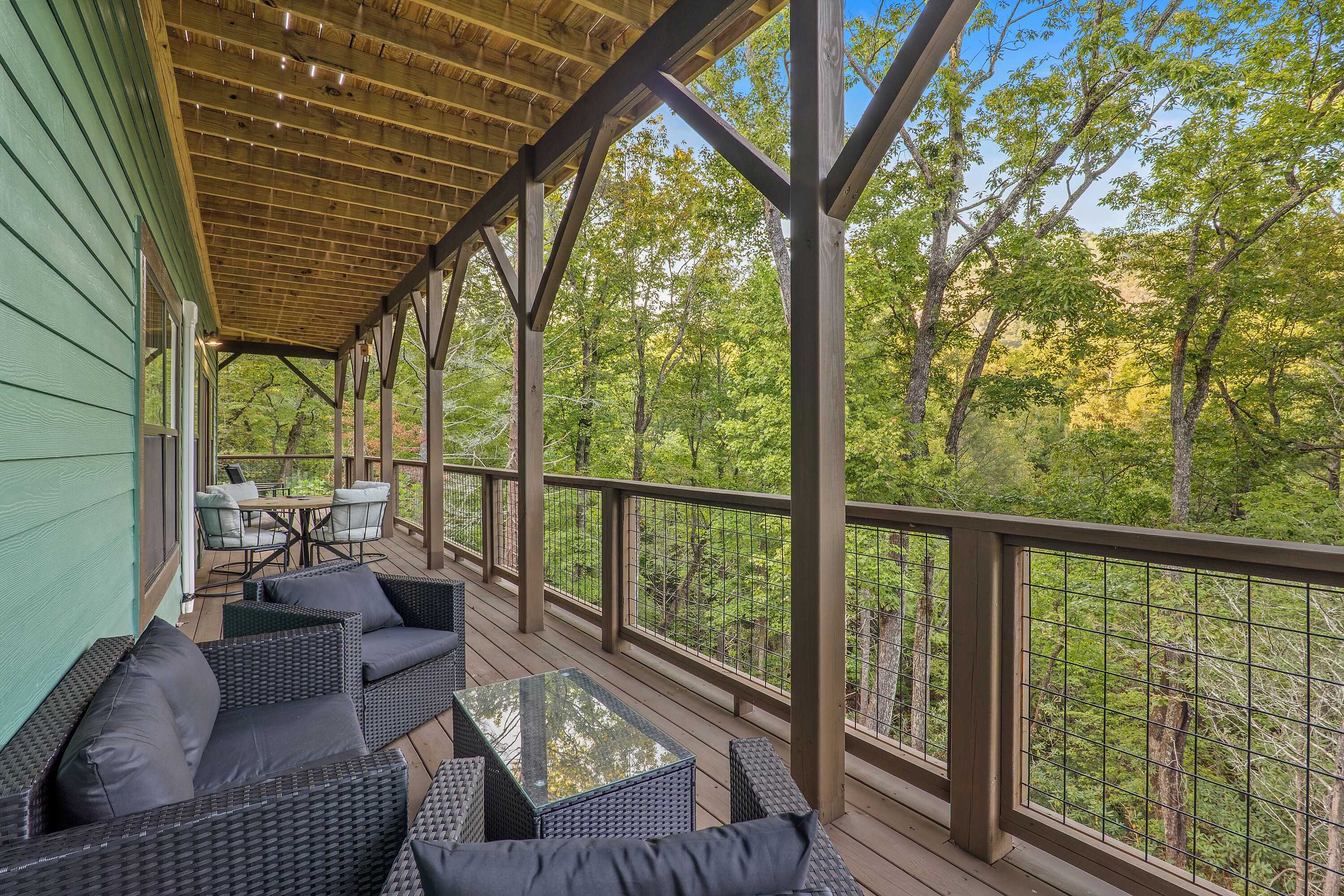 المنطقة المحيطة بالمنشأة