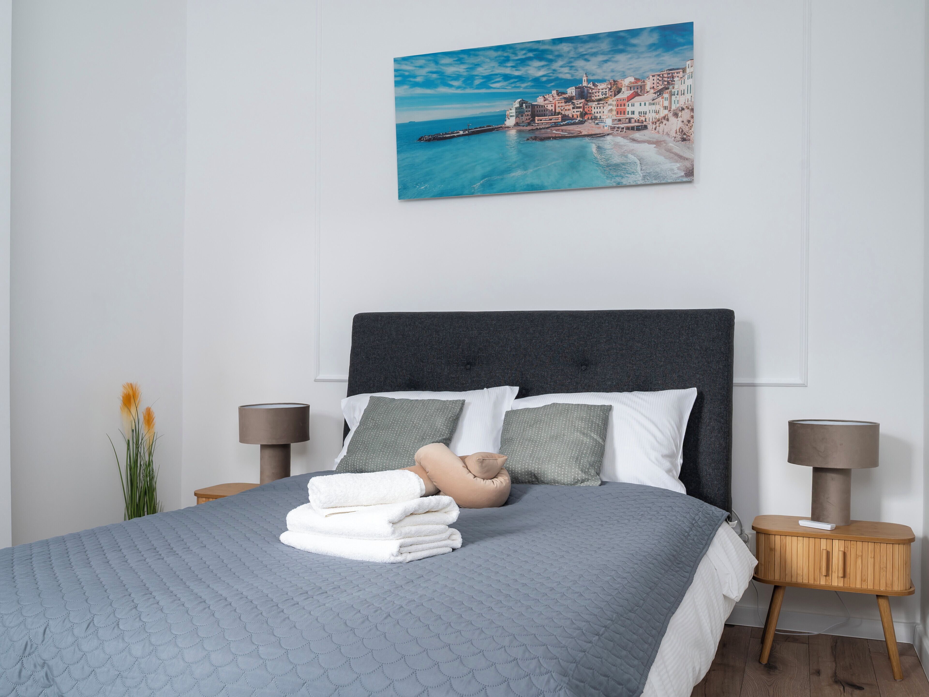 Silitysrauta/-lauta, Wi-Fi, vuodevaatteet