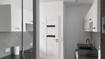 Fridge, microwave, stovetop